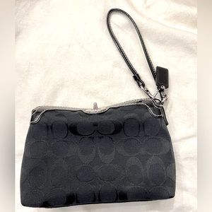 Coach Signature C Black Wristlet w shoulder strap